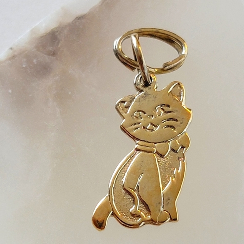Gold Plated Signed 925 Sterling Silver Cat in Bow Tie  Charm Pendant